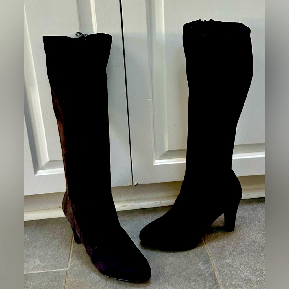 Tahari "Danton" faux suede knee-high stretch boots in black 8 M